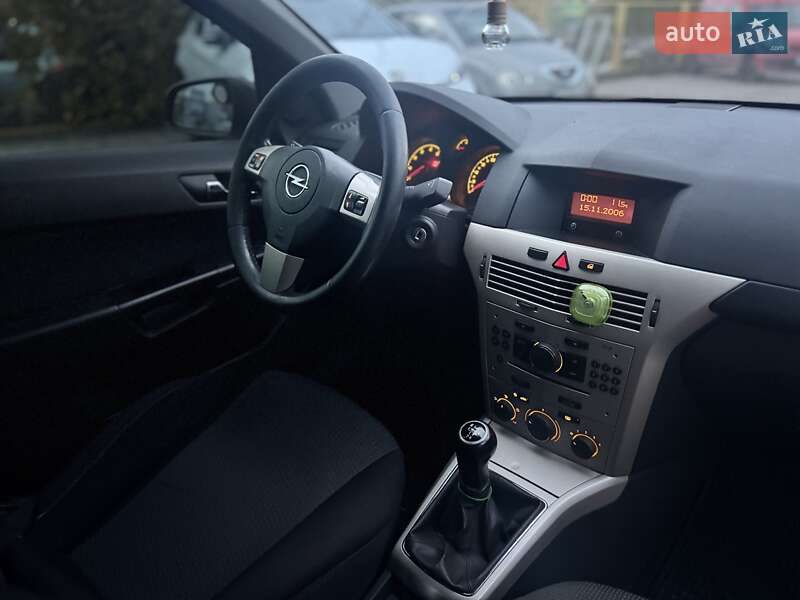 Хэтчбек Opel Astra 2007 в Львове