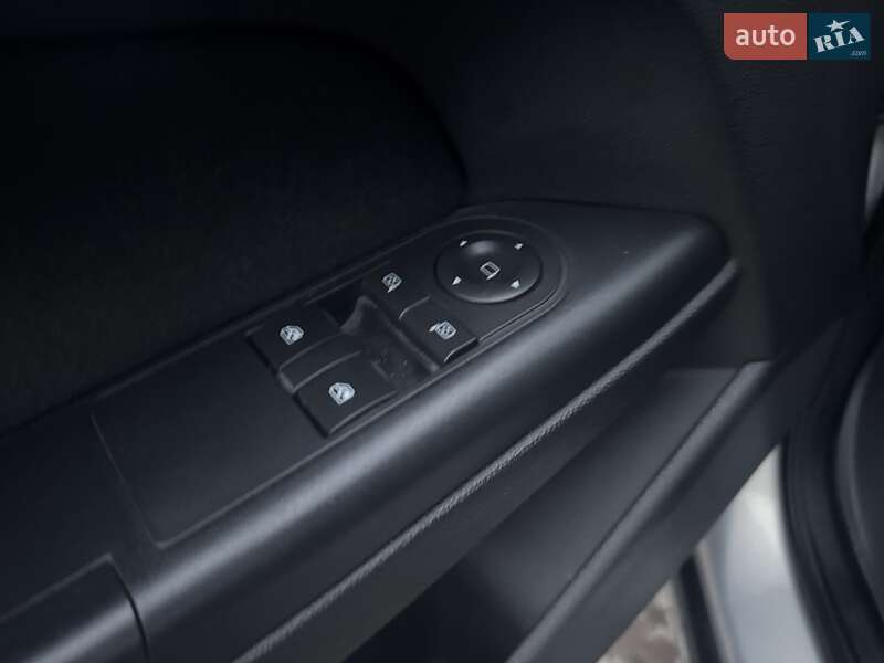 Хэтчбек Opel Astra 2007 в Львове