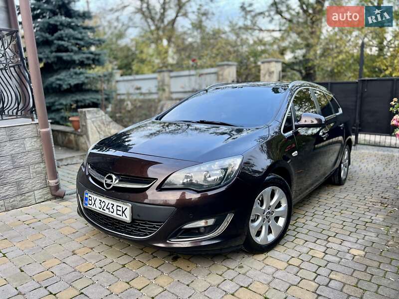 Универсал Opel Astra 2013 в Хмельницком