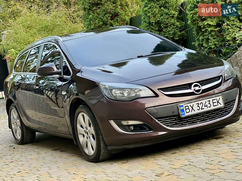 Универсал Opel Astra 2013 в Хмельницком