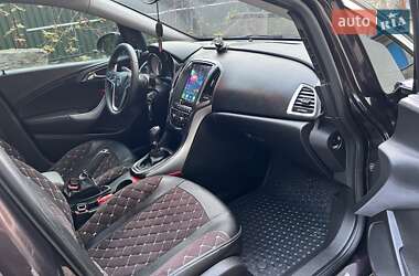 Универсал Opel Astra 2013 в 