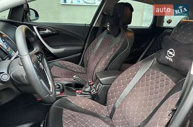 Универсал Opel Astra 2013 в 