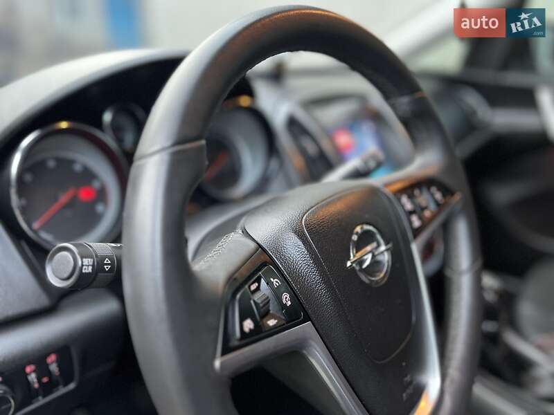 Универсал Opel Astra 2013 в Хмельницком