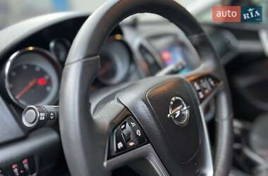 Универсал Opel Astra 2013 в 