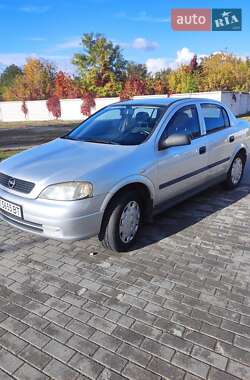 Седан Opel Astra 2005 в Дніпрі