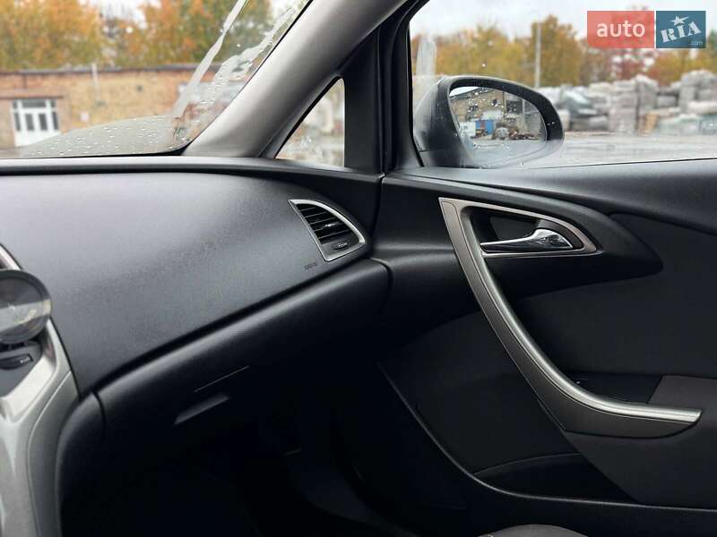 Универсал Opel Astra 2013 в Киеве фото 29 Универсал Opel Astra 2013 в Киеве