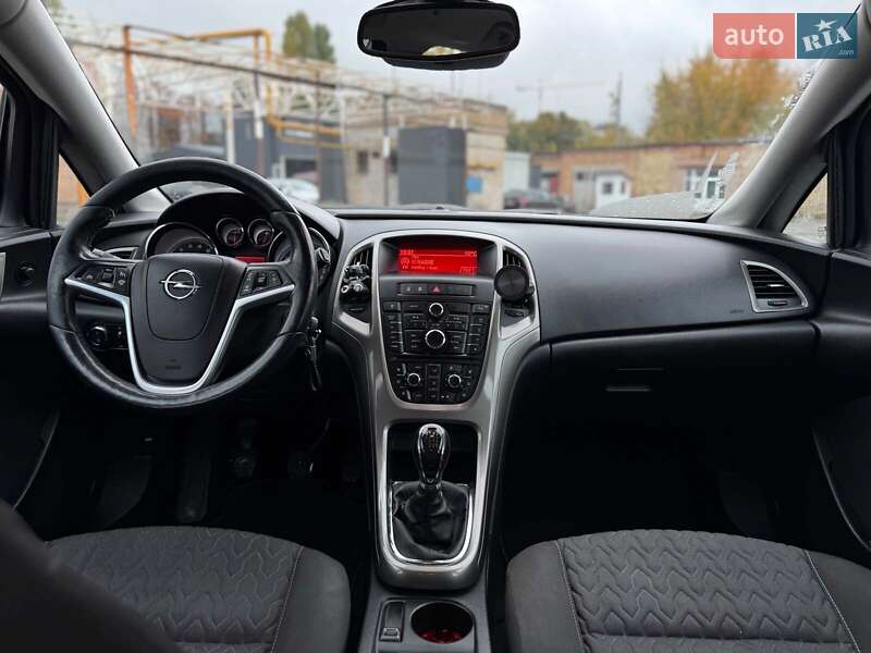 Универсал Opel Astra 2013 в Киеве фото 34 Универсал Opel Astra 2013 в Киеве
