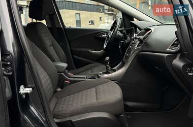 Универсал Opel Astra 2013 в 