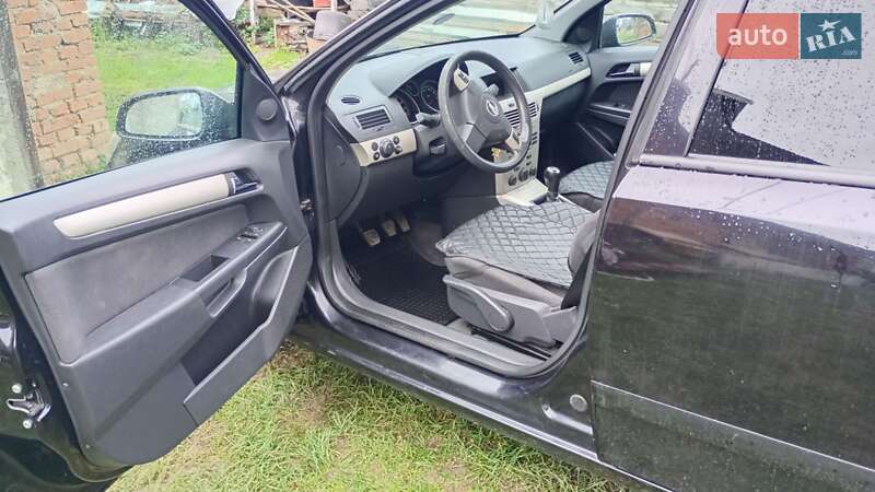 Универсал Opel Astra 2008 в Хырове