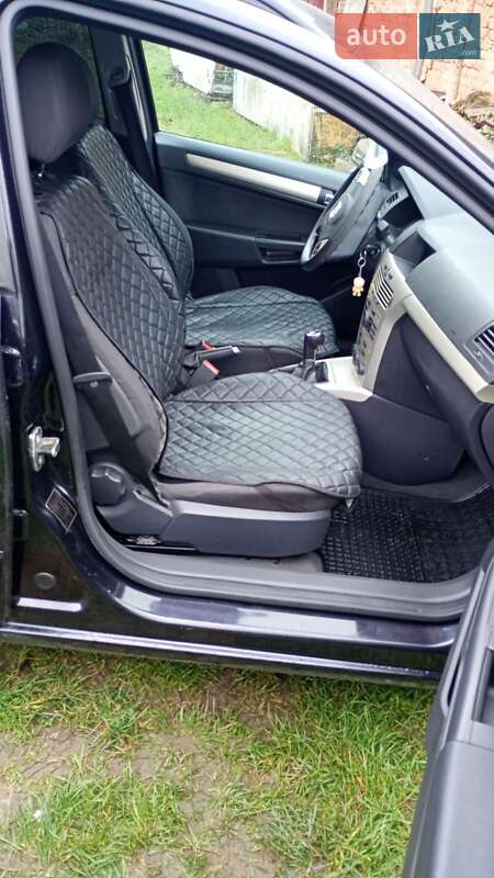 Универсал Opel Astra 2008 в Хырове