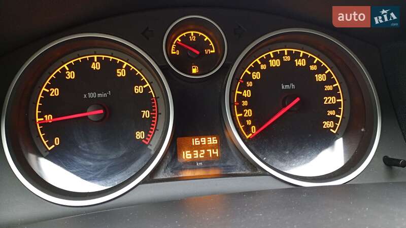 Универсал Opel Astra 2008 в Хырове