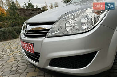 Хетчбек Opel Astra 2008 в 