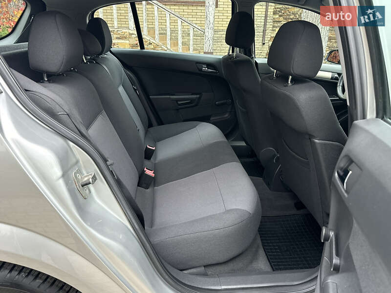 Хэтчбек Opel Astra 2008 в Харькове