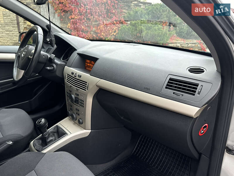 Хэтчбек Opel Astra 2008 в Харькове