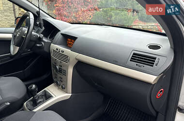 Хетчбек Opel Astra 2008 в 