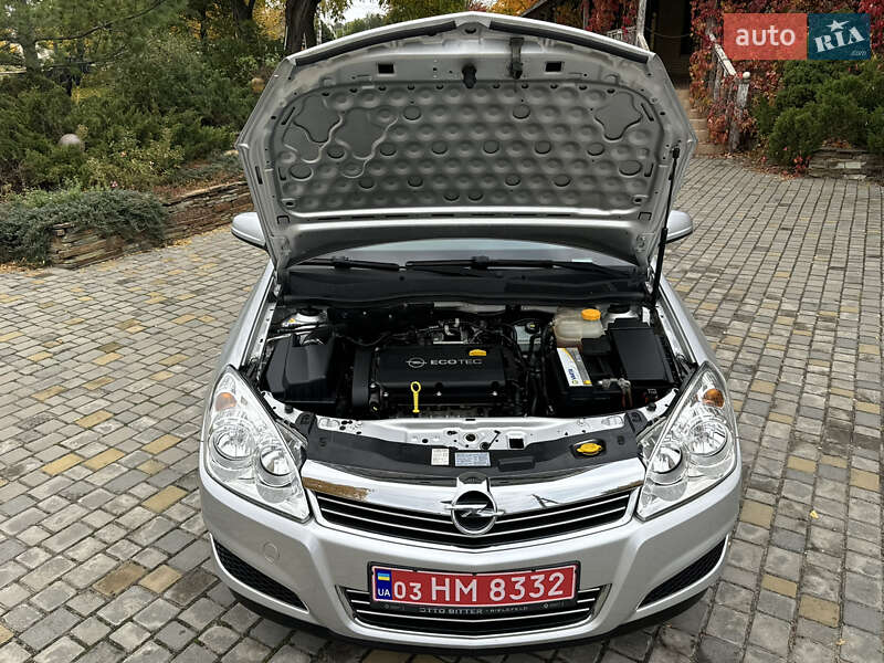 Хэтчбек Opel Astra 2008 в Харькове