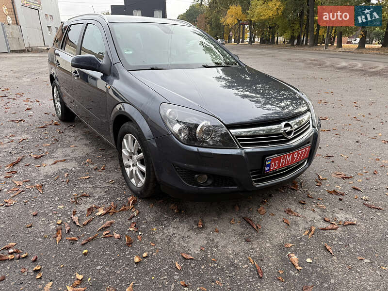 Универсал Opel Astra 2009 в Полтаве