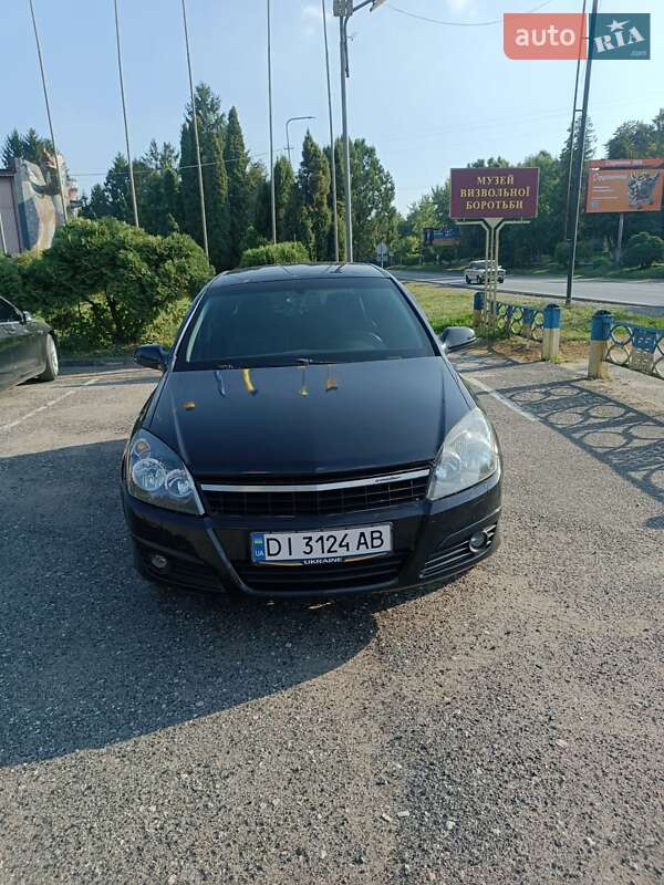 Хетчбек Opel Astra 2006 в Бурштині