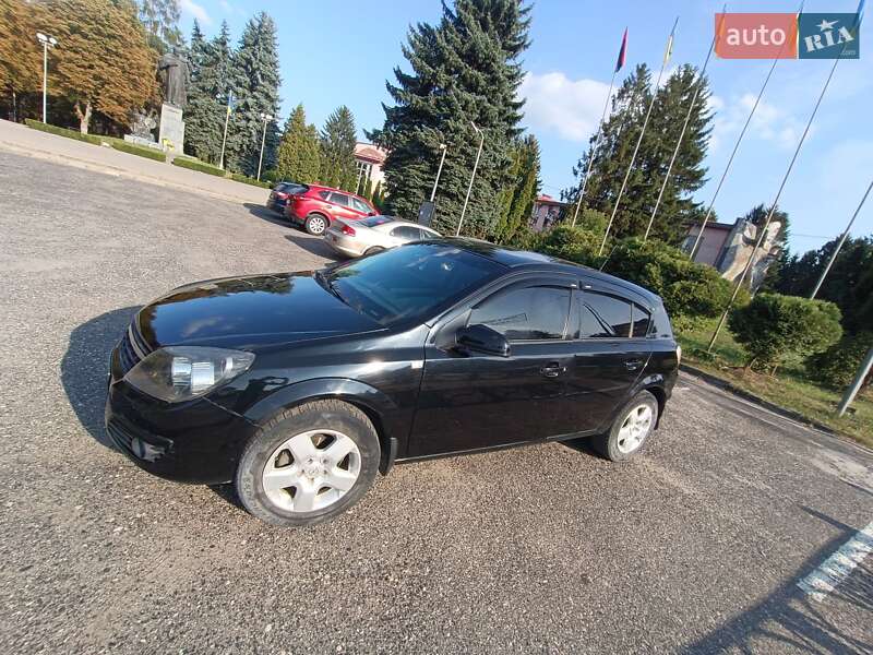 Хетчбек Opel Astra 2006 в Бурштині