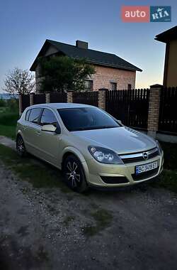 Хетчбек Opel Astra 2004 в Дрогобичі