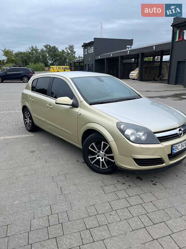 Хетчбек Opel Astra 2004 в Дрогобичі