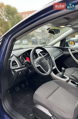 Универсал Opel Astra 2011 в 