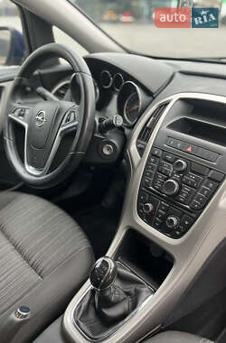 Универсал Opel Astra 2011 в 