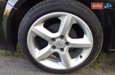 Хэтчбек Opel Astra 2004 в 