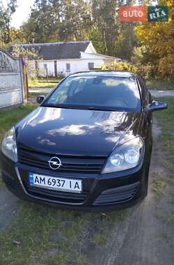 Хэтчбек Opel Astra 2004 в 