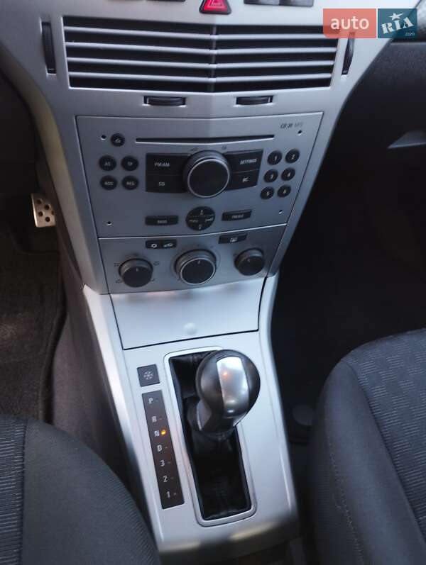 Хэтчбек Opel Astra 2004 в Житомире