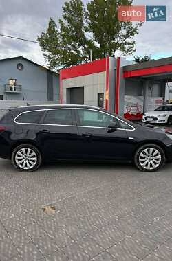 Универсал Opel Astra 2011 в 