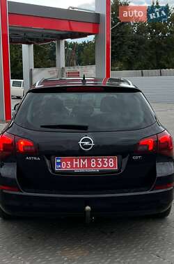 Универсал Opel Astra 2011 в 