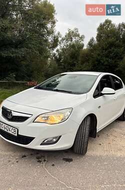 Хетчбек Opel Astra 2010 в Жовкві