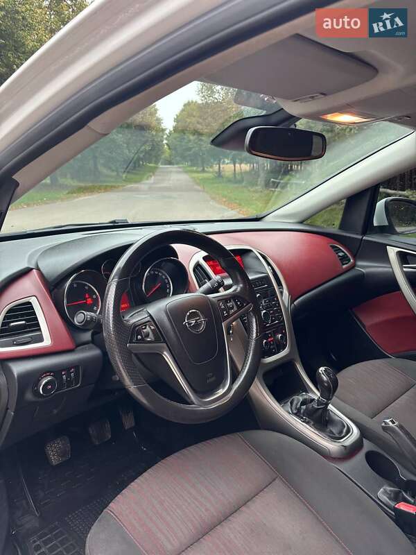 Хэтчбек Opel Astra 2010 в Жовкве фото Хэтчбек Opel Astra 2010 в Жовкве