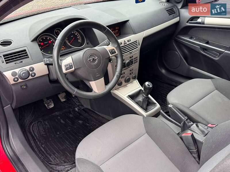 Купе Opel Astra 2008 в Запорожье