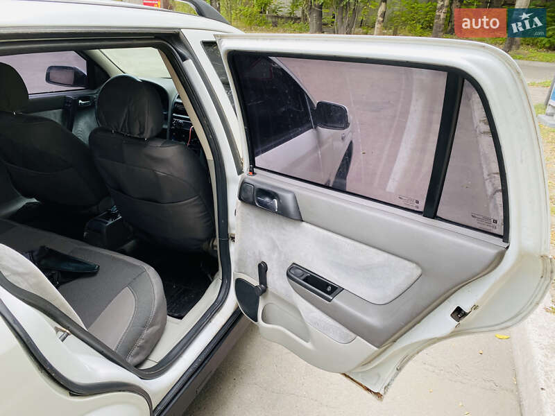 Універсал Opel Astra 2001 в Запоріжжі