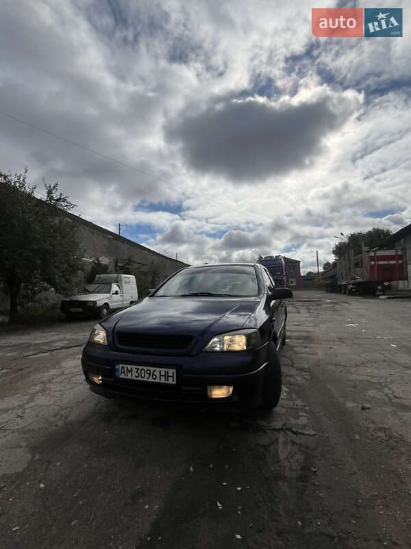 Седан Opel Astra 2000 в Житомире