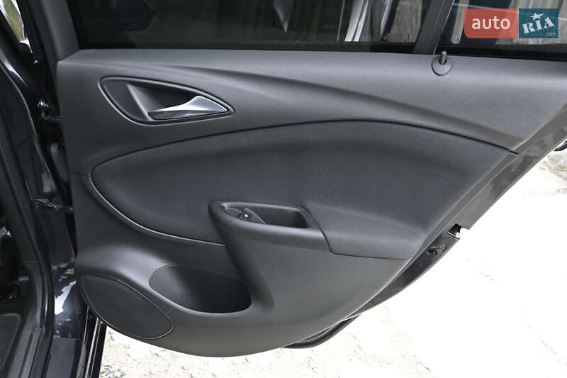 Универсал Opel Astra 2016 в Бердичеве