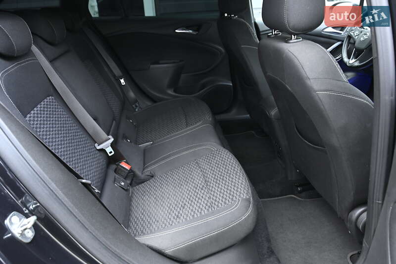 Универсал Opel Astra 2016 в Бердичеве