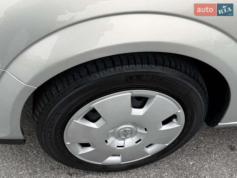 Универсал Opel Astra 2006 в Виннице