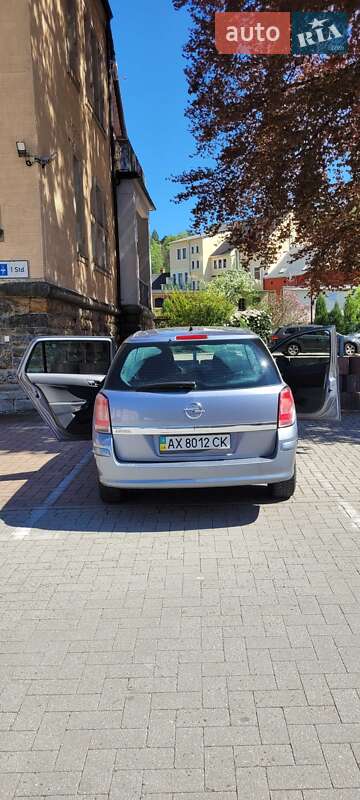 Універсал Opel Astra 2012 в Харкові