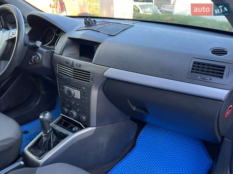 Універсал Opel Astra 2005 в Хмельницькому