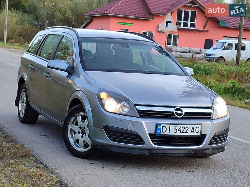 Универсал Opel Astra 2005 в Старом Самборе