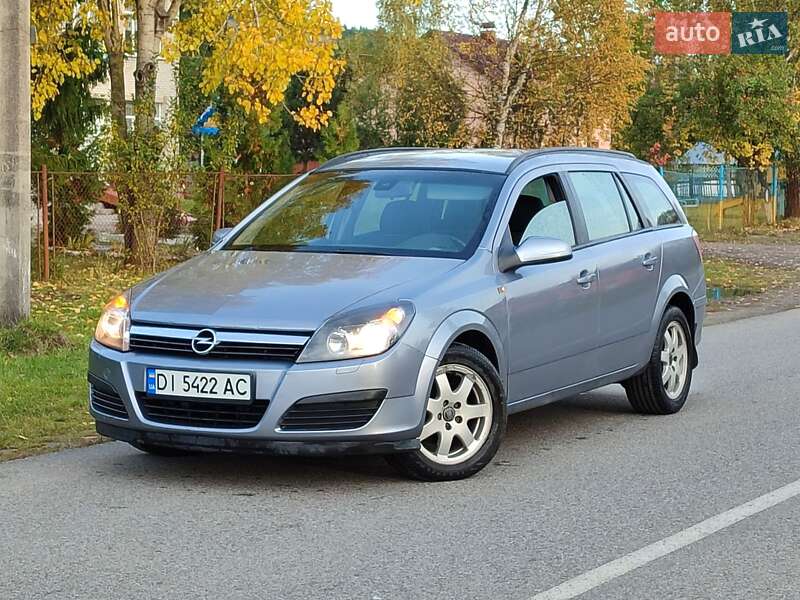 Универсал Opel Astra 2005 в Старом Самборе
