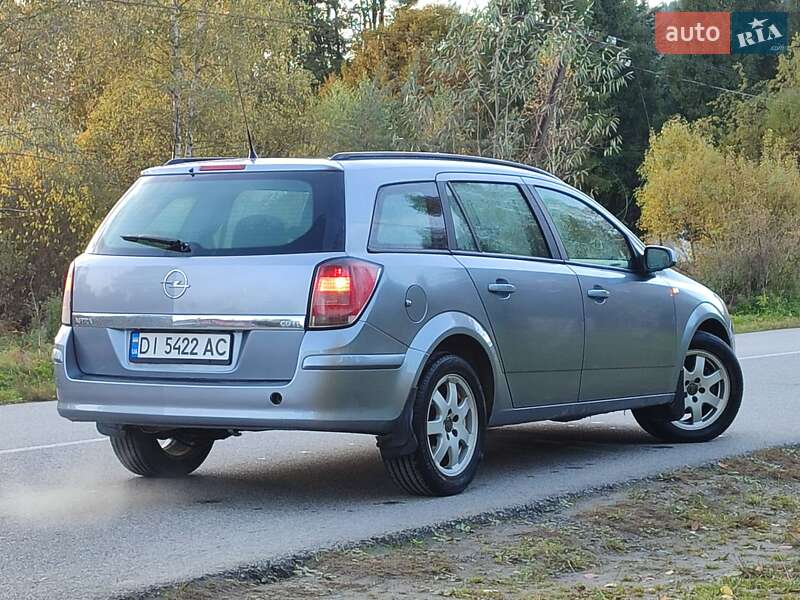 Универсал Opel Astra 2005 в Старом Самборе