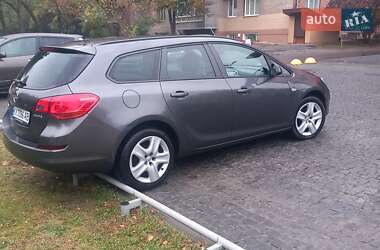 Универсал Opel Astra 2011 в 