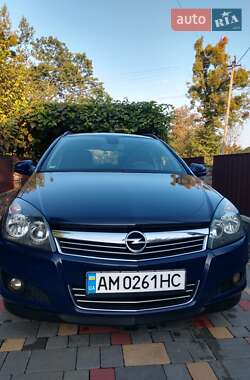 Универсал Opel Astra 2010 в Звягеле