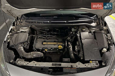 Универсал Opel Astra 2010 в 