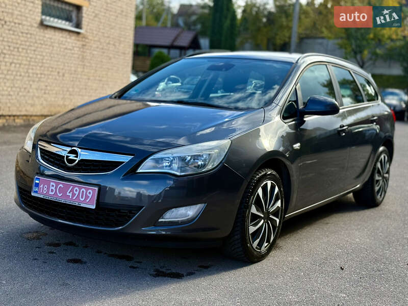 Opel Astra 2011