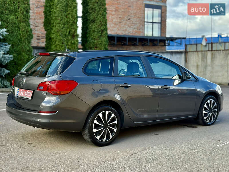 Универсал Opel Astra 2011 в Ровно фото 7 Универсал Opel Astra 2011 в Ровно